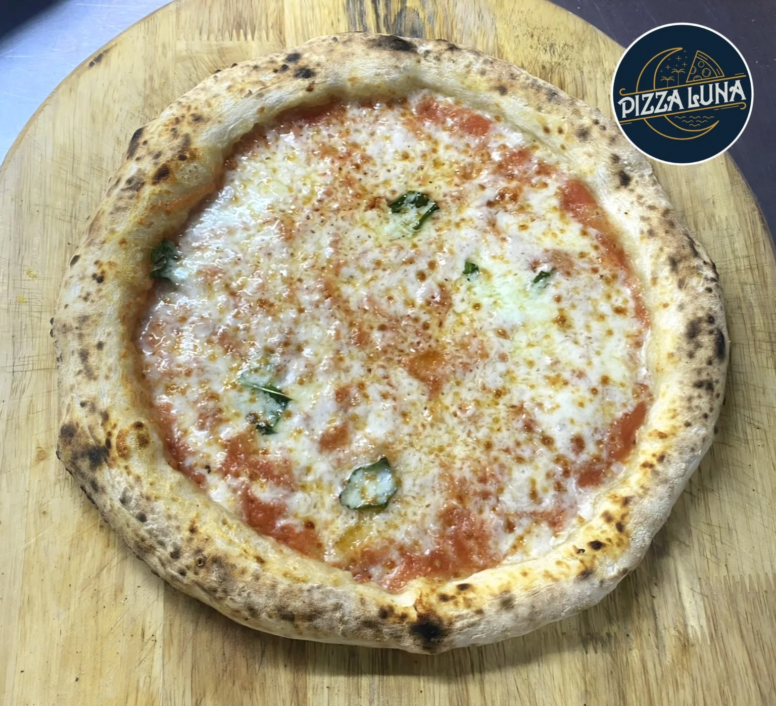 Sourdough pizza at Pizza Luna Koh Phangan