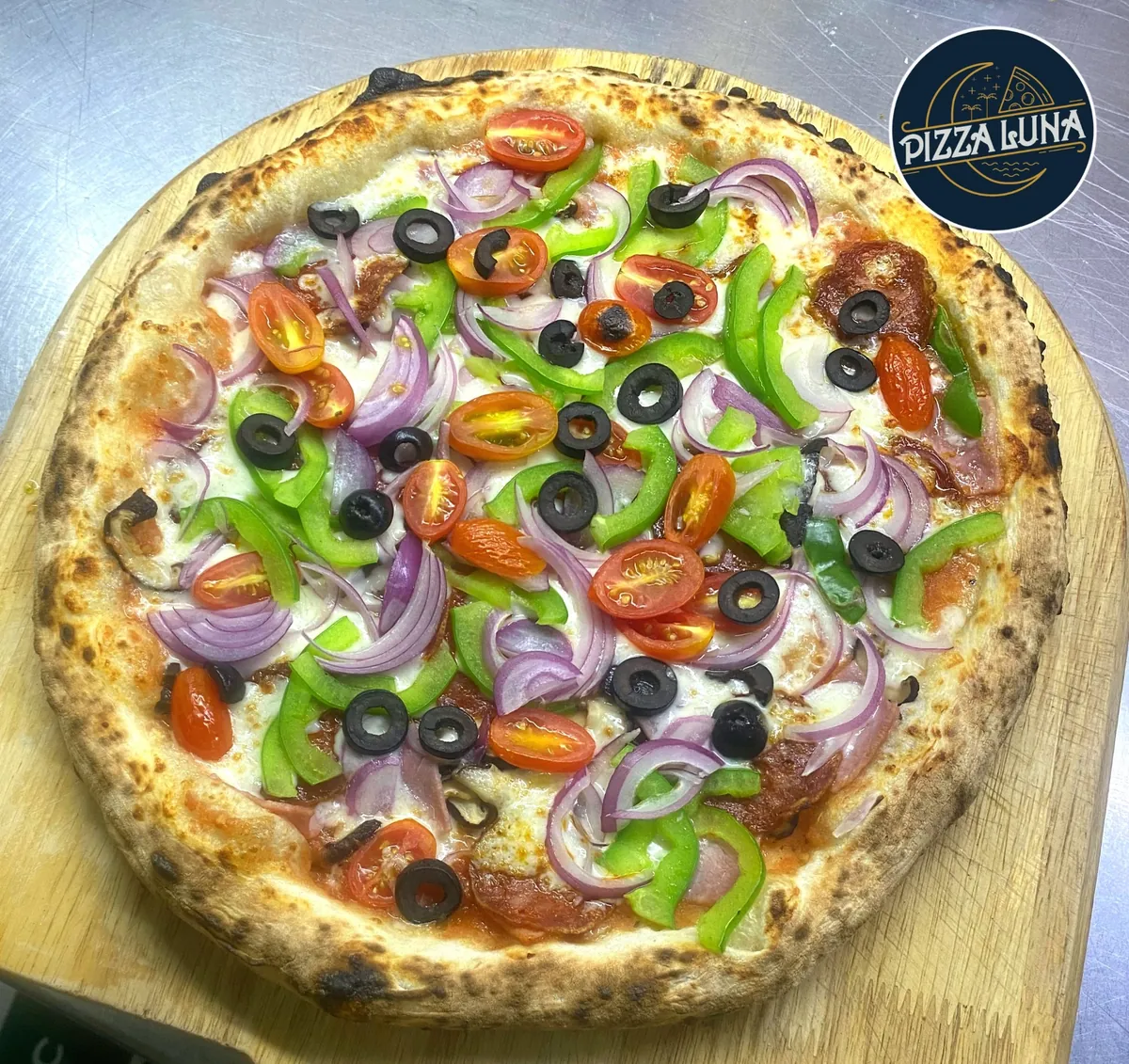 Pizza Luna vegetable pizza