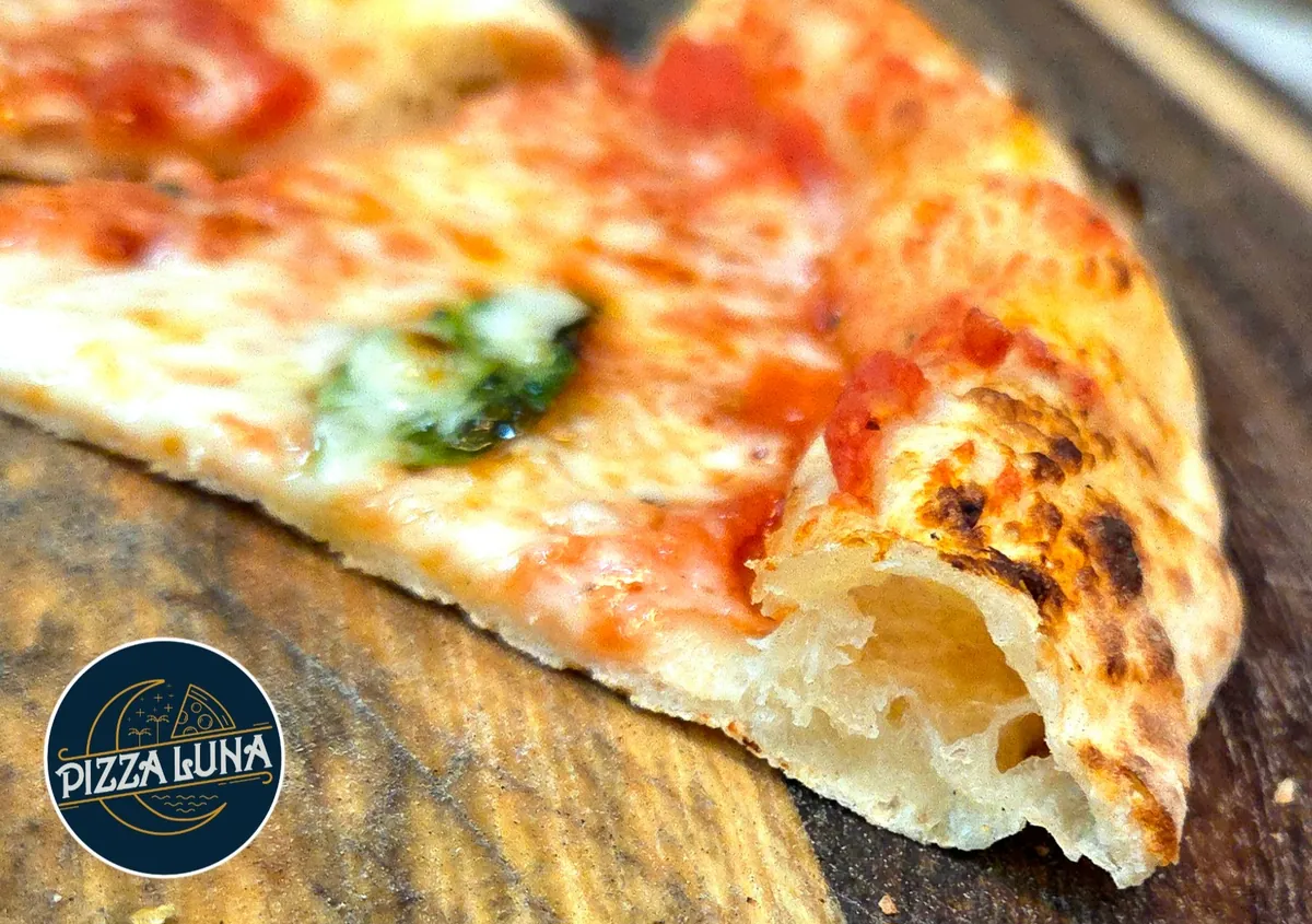 Pizza Luna airy sourdough crust